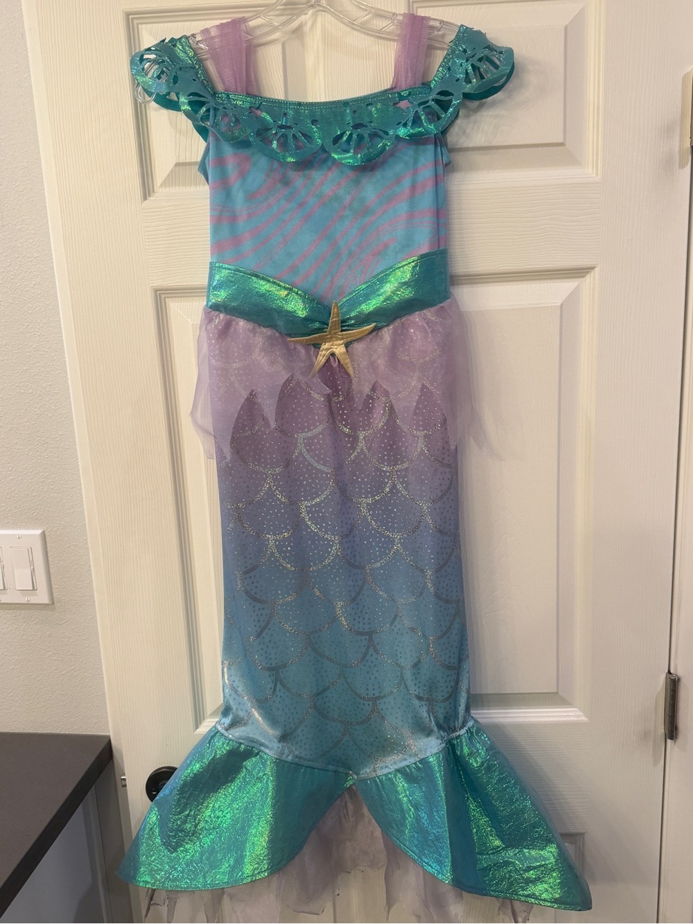 Girls mermaid Halloween costume Medium